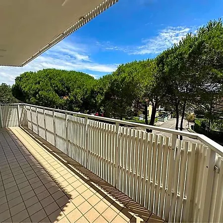 Spacious Flat Close To The - Beahost Ξενοδοχείο 3*